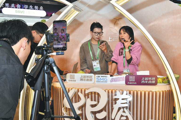 Бивш вицегубернатор на Съчуан, обвинен в подкуп