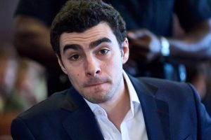 Мъж, представящ се за агент на ФБР, се опитва да освободи Луиджи Манджионе