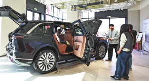 Бумът на изкуствения интелект стимулира наемането на служители на технологично ниво