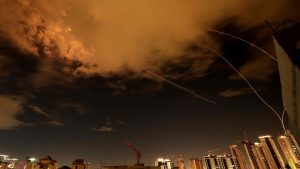 Пакистан се намесва като посредник на Иран, докато Индия наблюдава отстрани