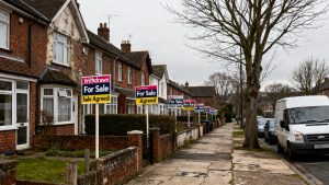 UK property listings rise 20% as withdrawal rate hits 48%
