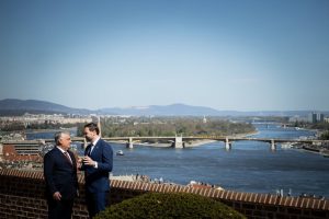 Китай разработва по-стабилна перовскитна слънчева клетка