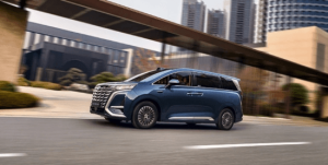 Denza D9 на BYD получава OTA актуализация с модел за шофиране от край до край