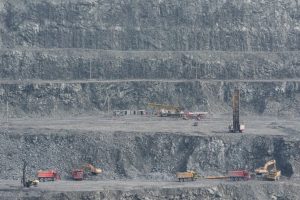 Китай, САЩ поддържат икономическа и търговска комуникация