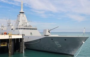 Защо Япония споделя своя охраняван военен кораб Mogami с Индия